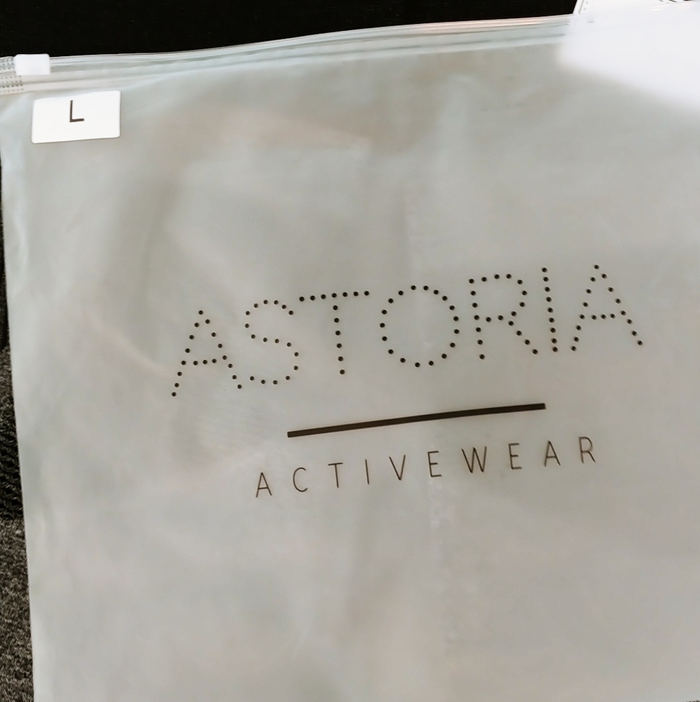 Astoria Leggings New with Tags - Picture 2 of 6